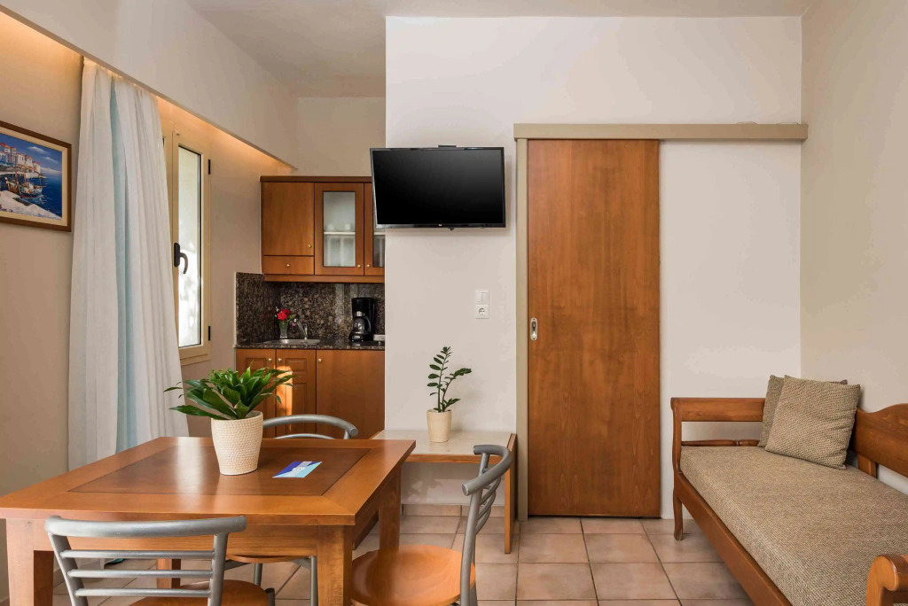 Elotis Suites