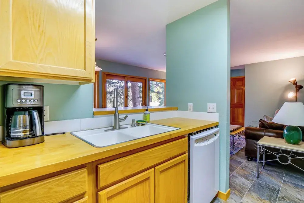 1 Mi to Ski Lift: Mtn-view Breck Home w/ Hot Tub!