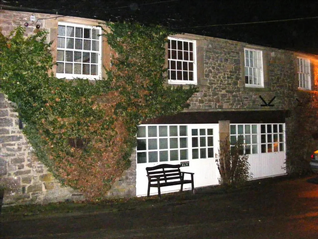 The Manifold Inn Hotel