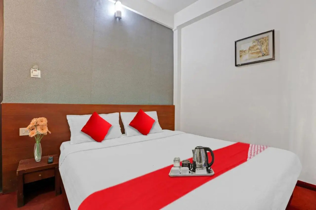 OYO 70390 Jayam Ooty Residency