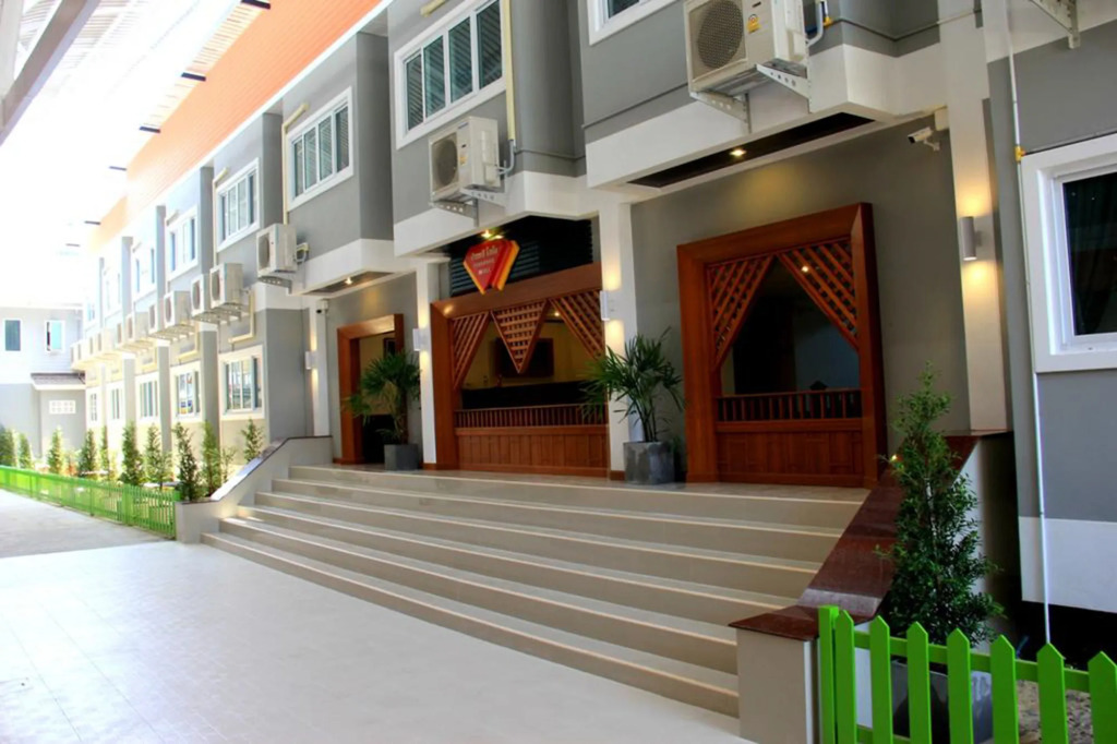Panmanee Hotel-Newly Renovated