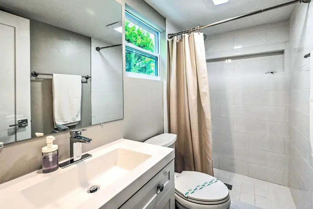 Home Close to Naples Beach - Pets Welcome!