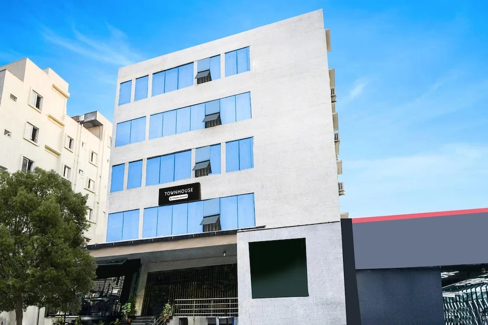 Super Townhouse Madhapur 100 Feet Road