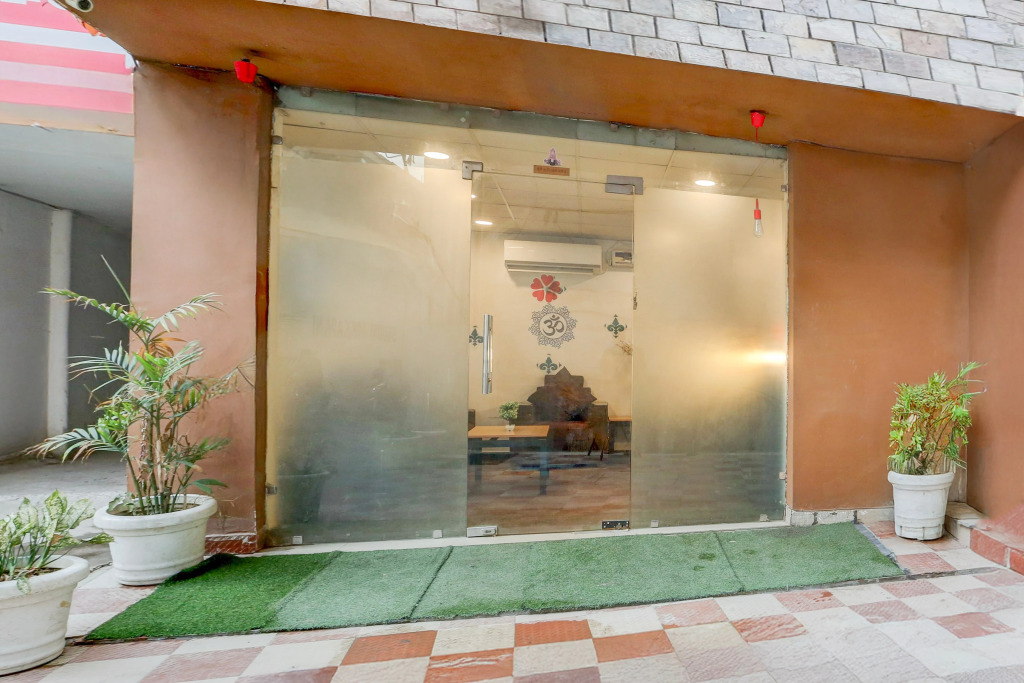 Townhouse Saket Residency Near Saket Metro