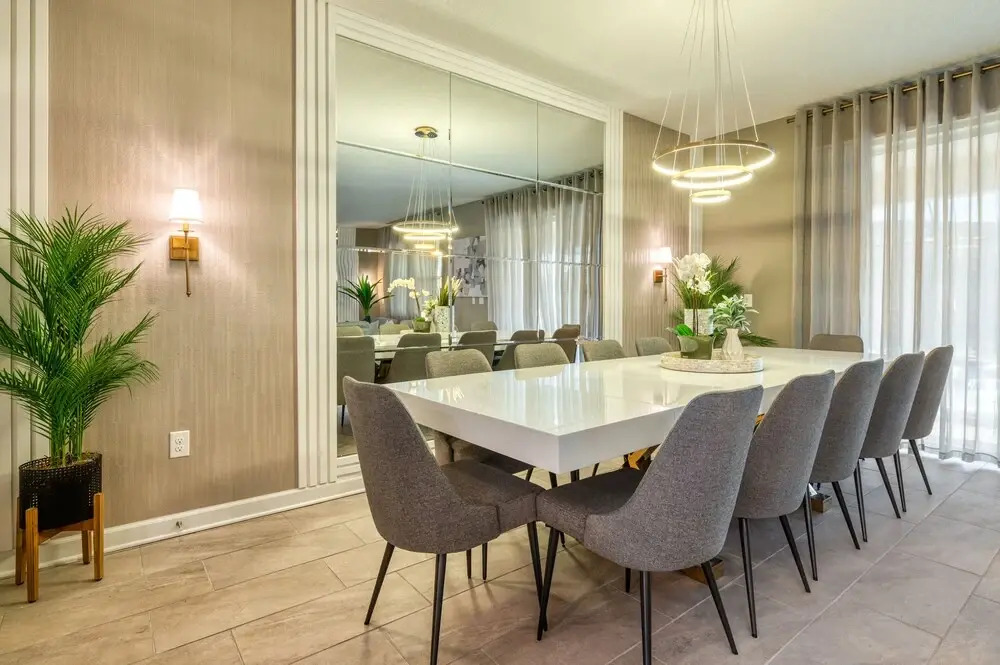 9 Bedrooms 5 Bathrooms Storey Lake 2874 Bd