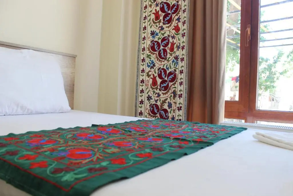 Riad Nur & Tours