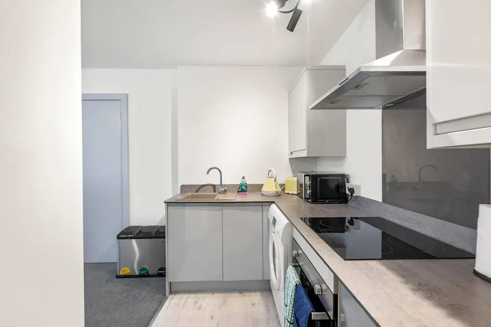 2 Bdr Modern Living in The Old Bank Hse