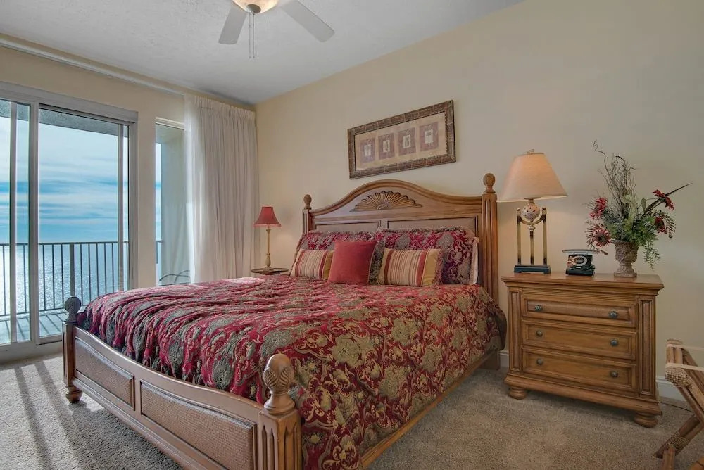 Spectacular Gulf front Condo with Beach and Picnic Area Access - Unit 1406 by RedAwning