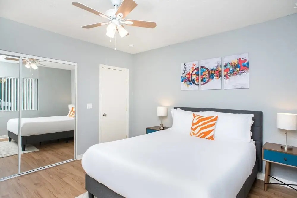 Quaint 1 BR Steps to PB by Domio
