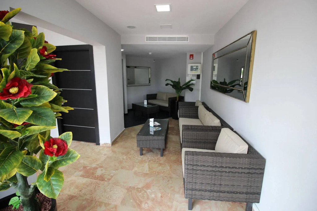 Rich Royal Suites