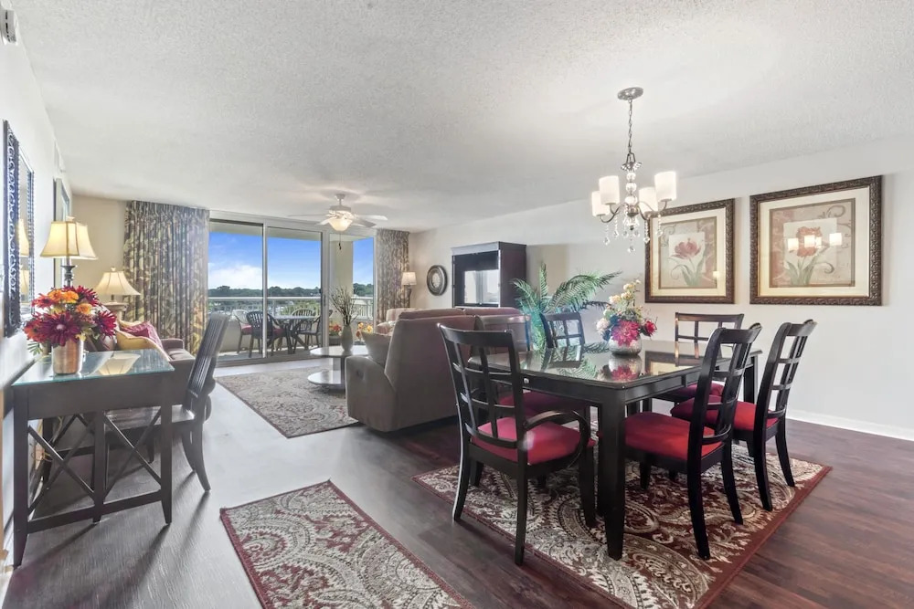 Yacht Club Villas #1-403 2 Bedroom Condo
