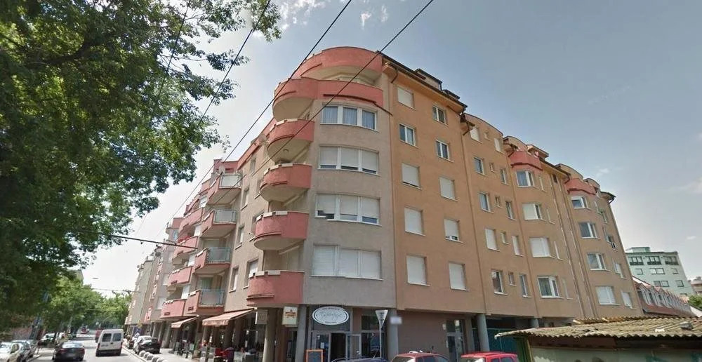 Circle Apartments