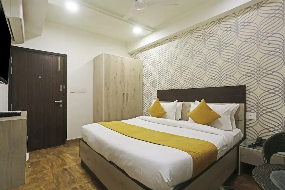 Hotel Aerostar Gold Near Yashobhoomi