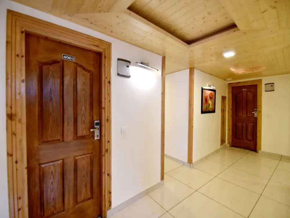 OYO 13091 Manali Grand