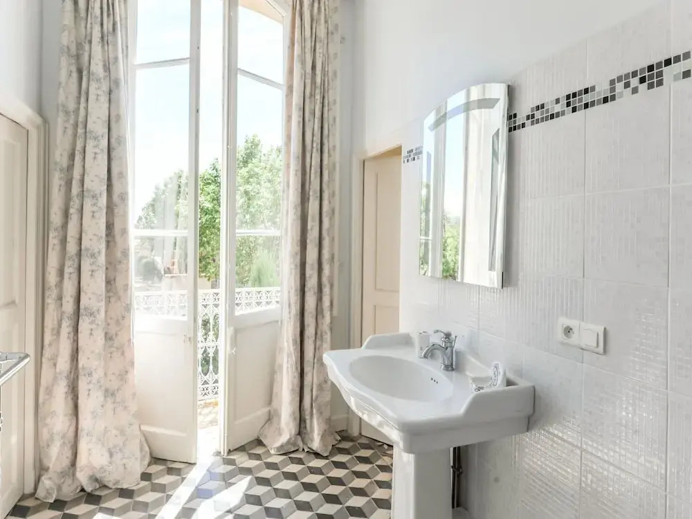 Elegant Holiday Home Near the Canal du Midi