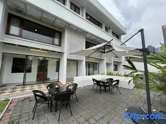 Bangsar Three Storey Luxury Landed House 19PAX