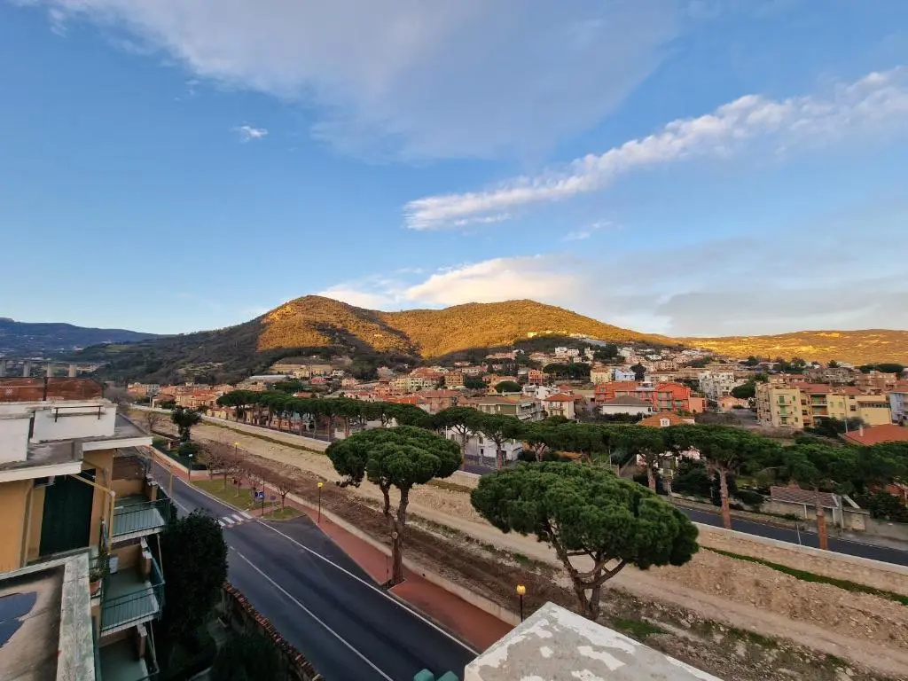 650 metri dal Mare - WiFi - Terrazzo - Piscina - A/C
