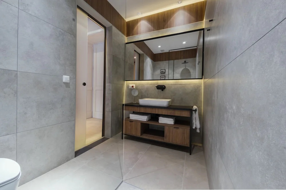 Dezman Luxury Center