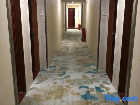 Yufuheng Business Hotel (Shenzhen Longhua Bus Station)