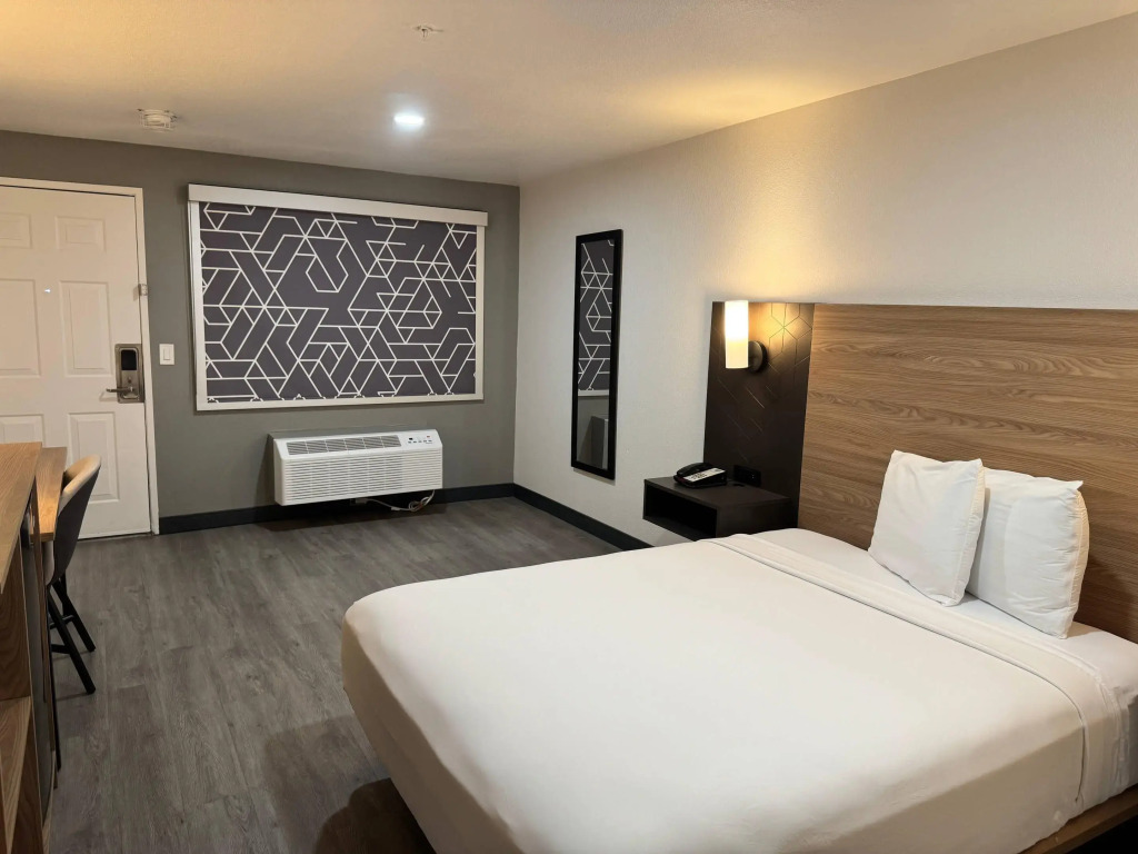 Rodeway Inn & Suites Rancho Mirage - Palm Desert Area