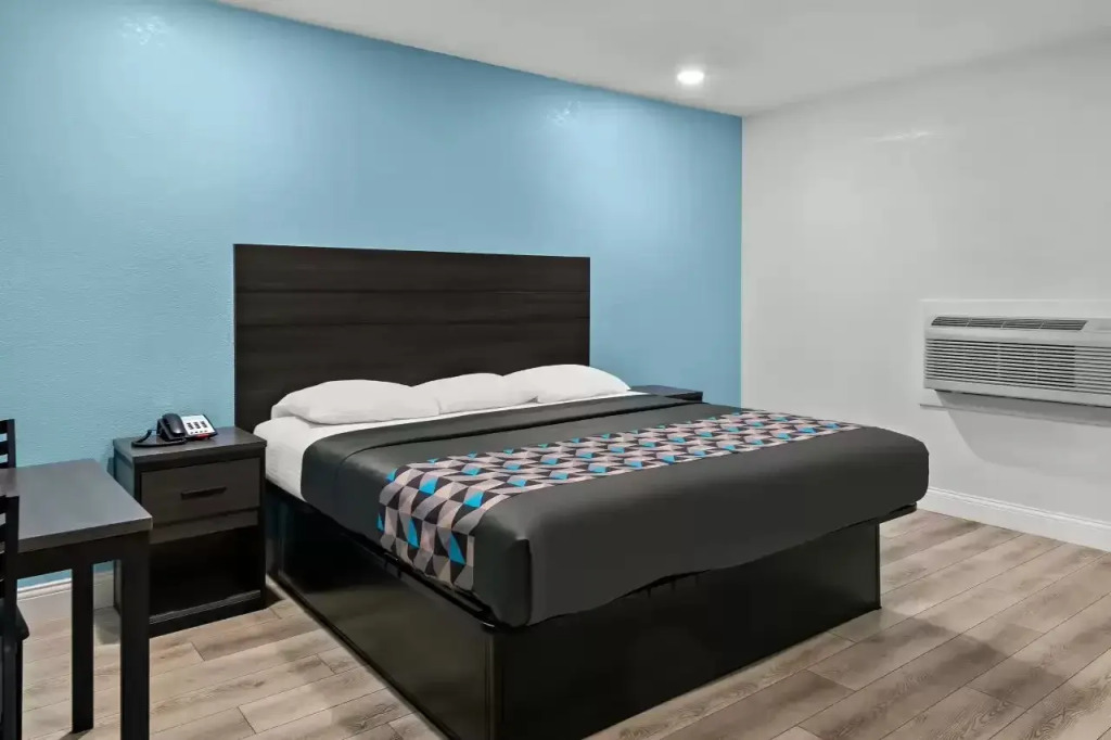 Rodeway Inn Palestine
