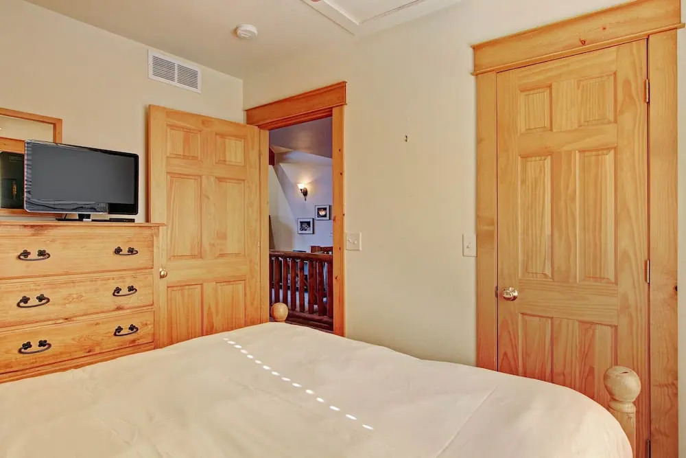 Mount Acoma 38 2 Bedroom Condo by RedAwning