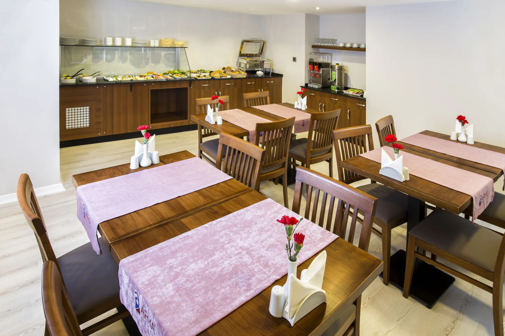 Perla Arya Hotel