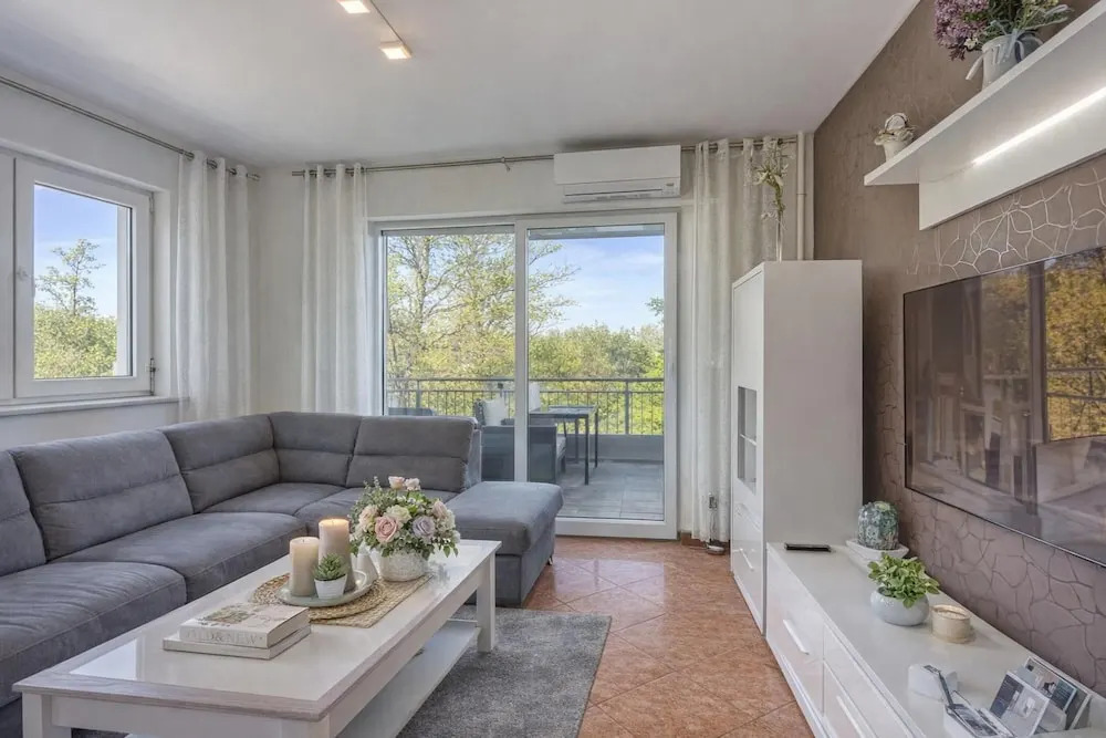 Sea Breeze Residence Mariella