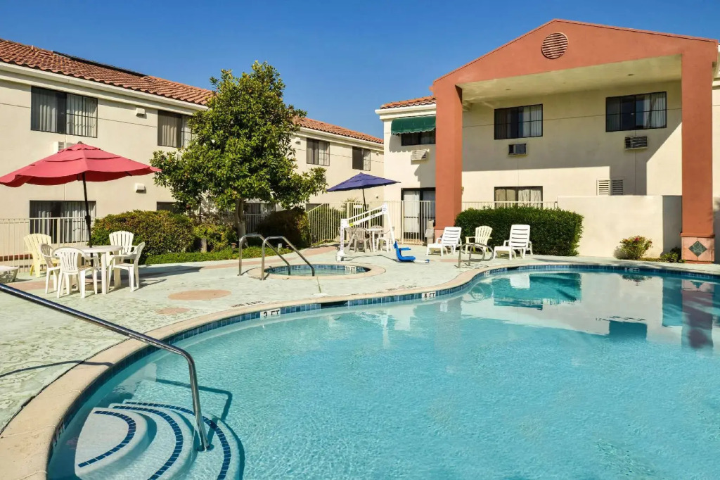 Quality Inn & Suites