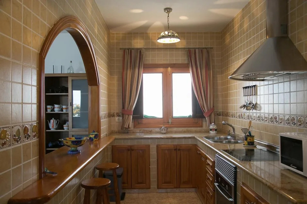 Villa With 4 Bedrooms in Las Palmas, With Wonderful Mountain View, Private Pool, Enclosed Garden