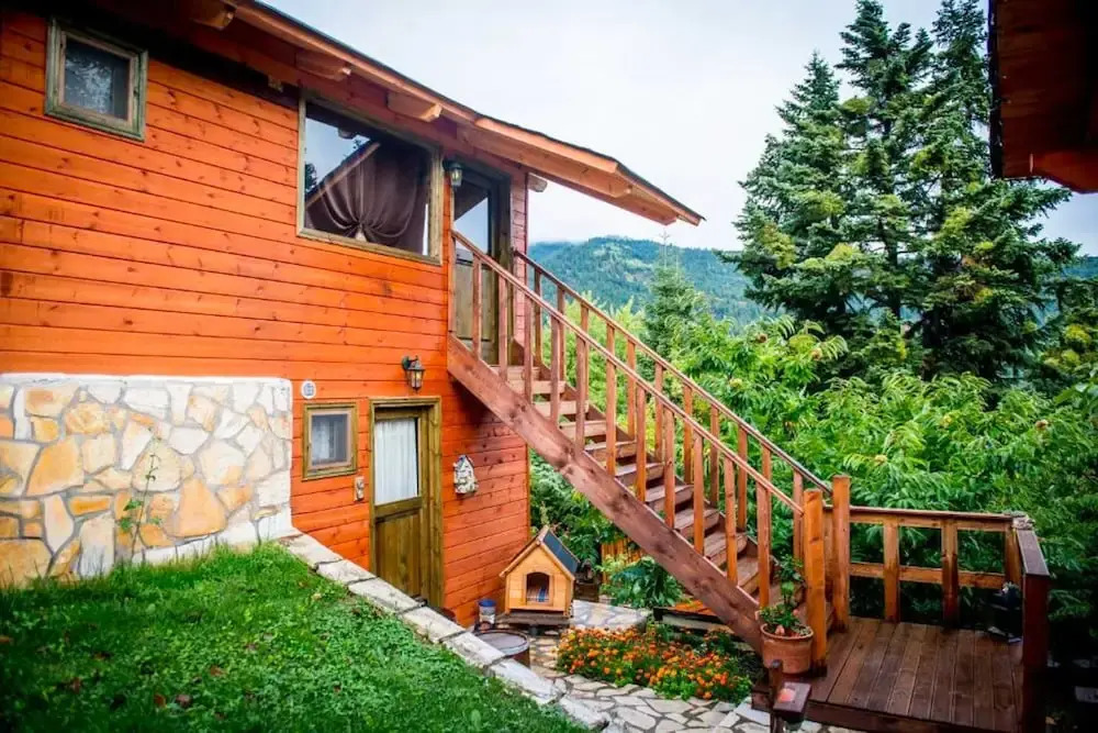 Kedra Village Getaway - Scenic Mountain Views