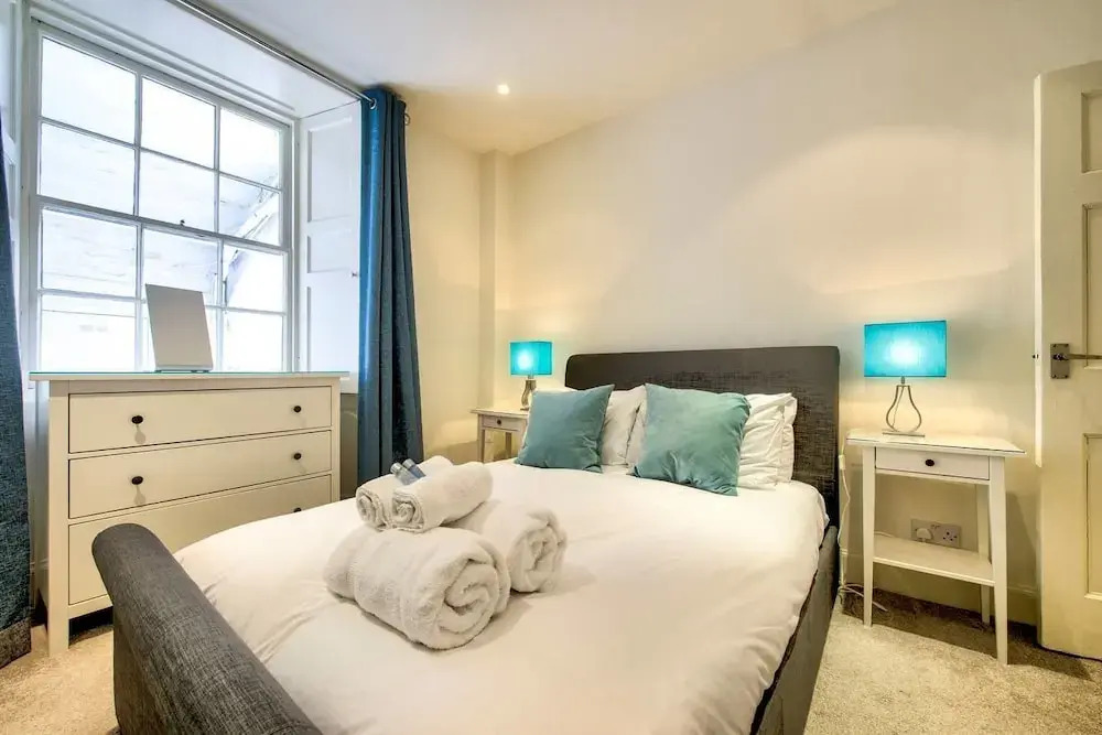 JOIVY Quiet Mews Apartment in New Town
