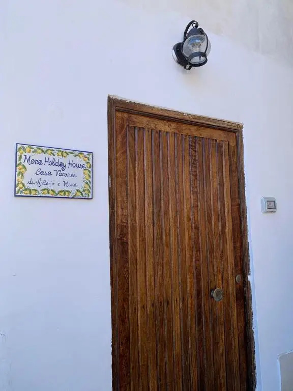 Mena Holiday House