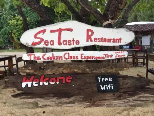 Sea Camp Hostel