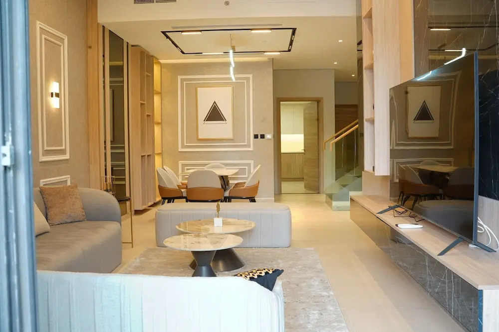 Stylish 1 BR for rent G005