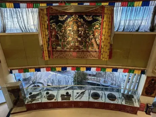 Minshan Tibet National Hotel (Zhaji Temple)