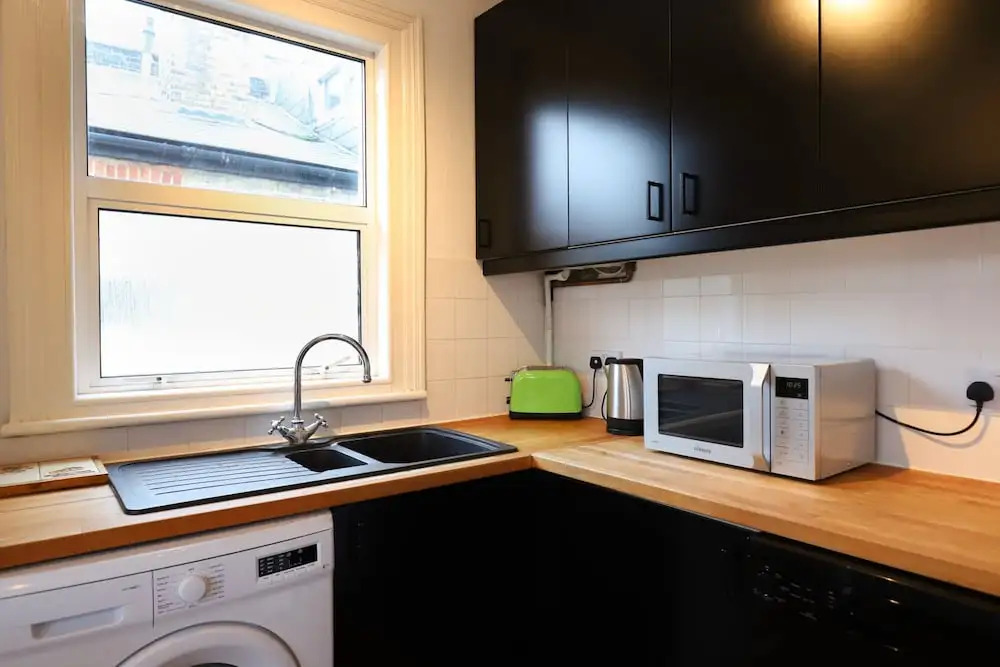 Spacious 4 Bedroom Property With Garden