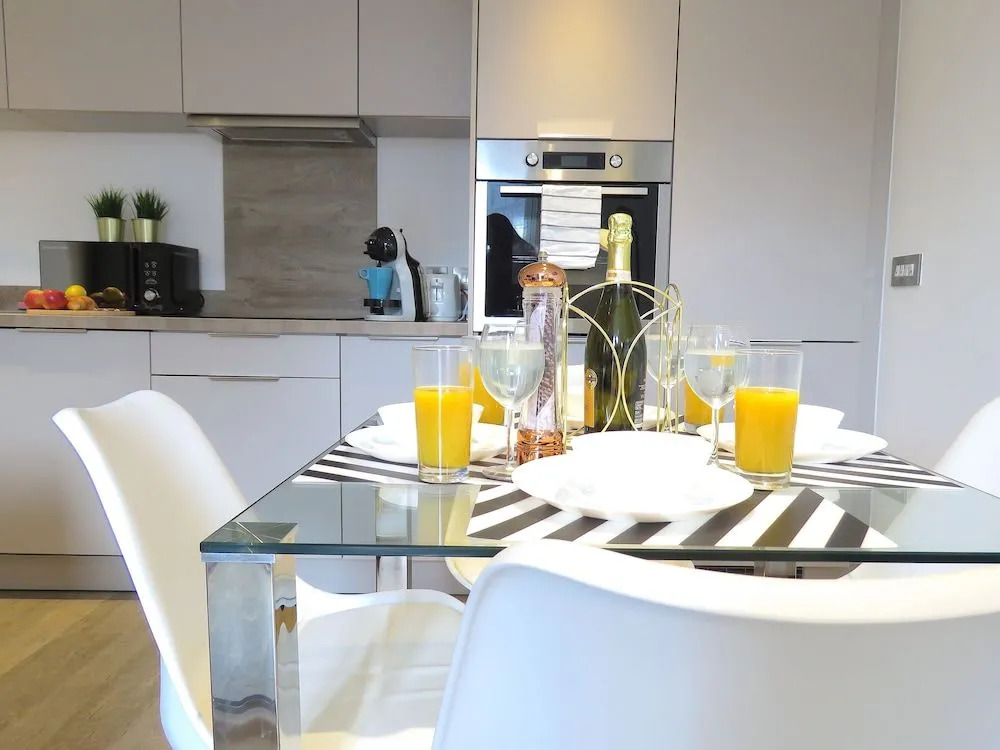 Tudors eSuite Grand Central Aparthotel