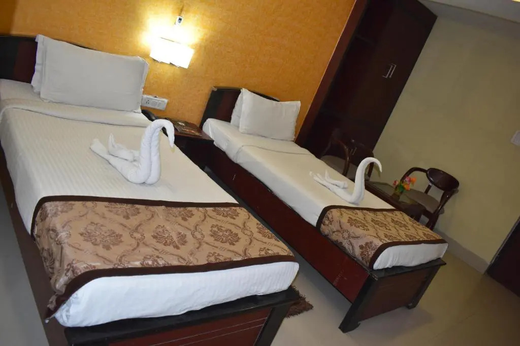 Click Hotel Capital House