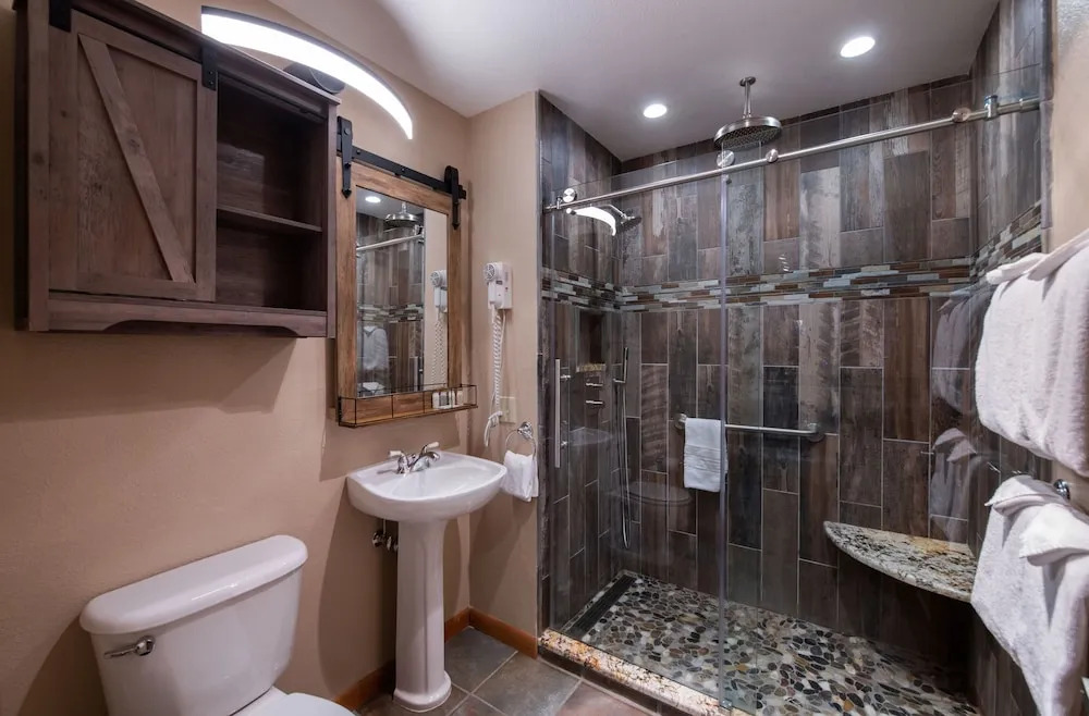 Zephyr Mountain Lodge