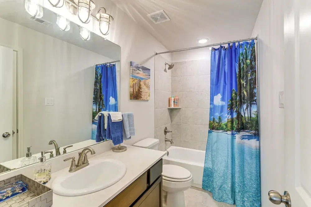 Games, Films & Outdoor Fun: Luxe Home in La Marque