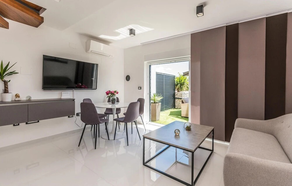 Amazing Home in Sukosan With 2 Bedrooms, Wifi and Outdoor Swimming Pool