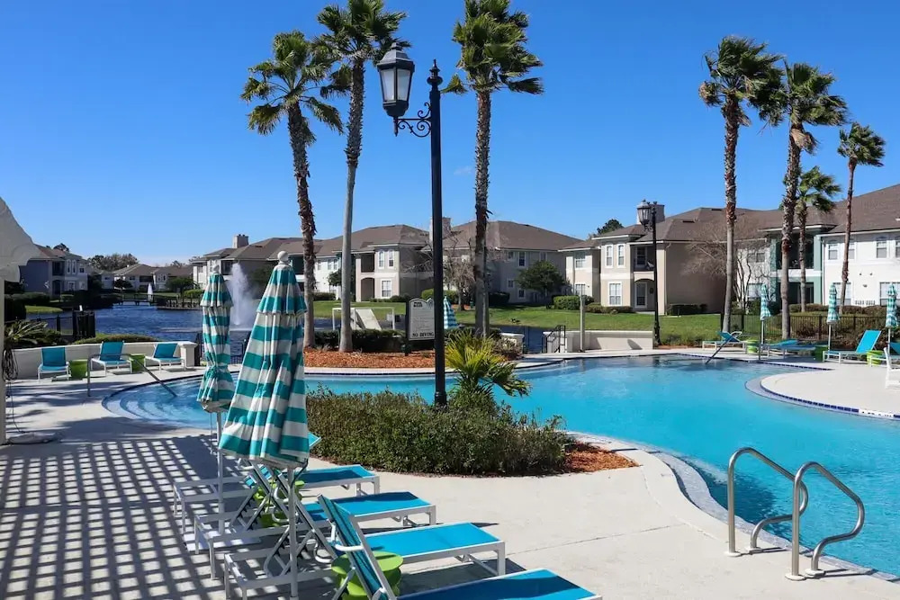 Great location and upgraded apartment!