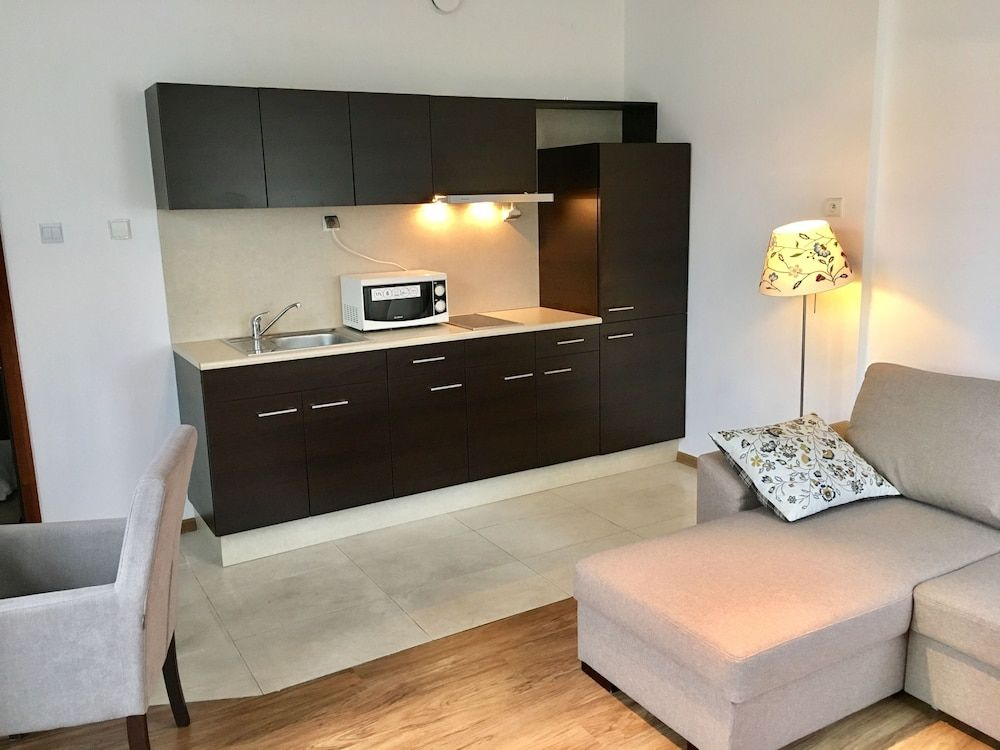 Anton Apartments