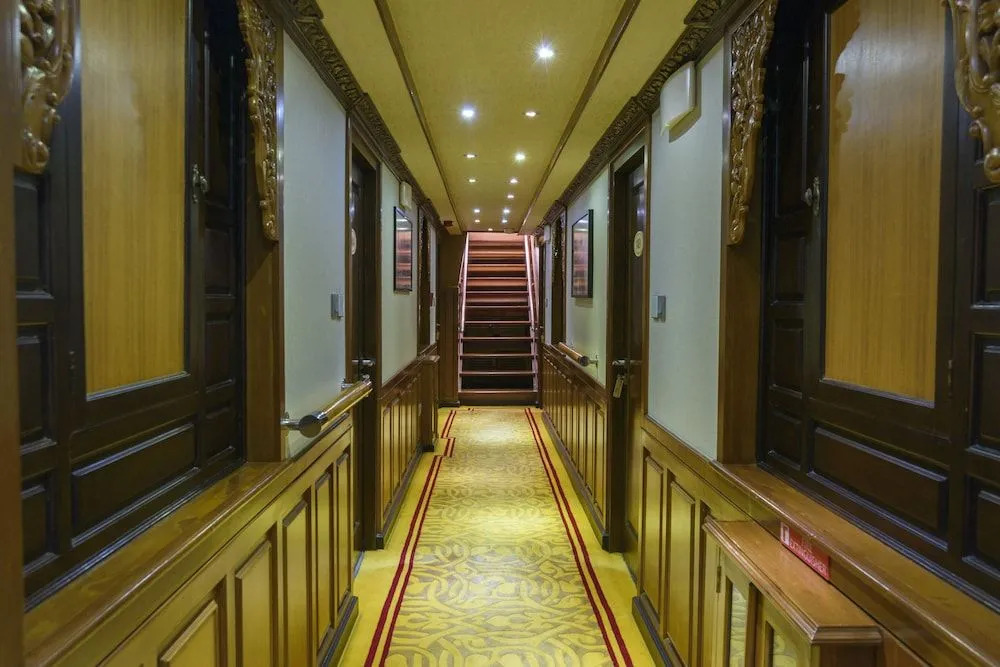 Dhaainkan'baa - Luxury Yacht