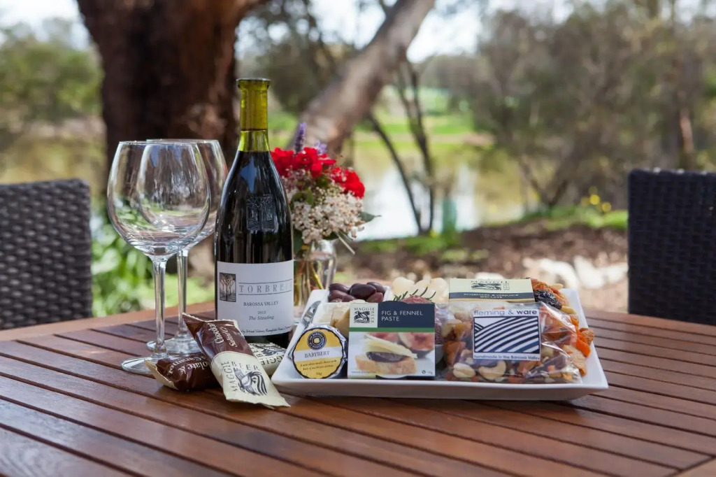 Stonewell Cottages and Vineyards