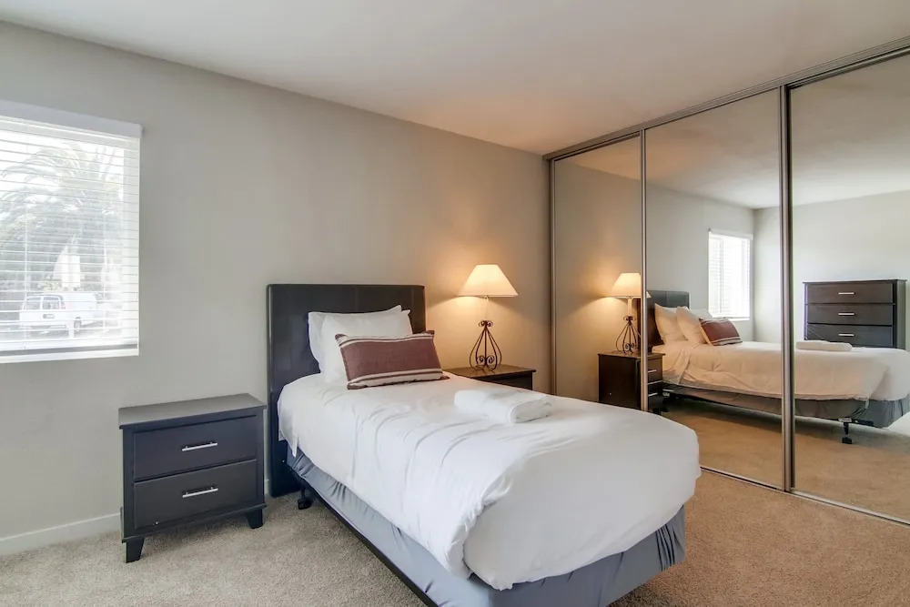 The Luxe Suites of Temecula Heights