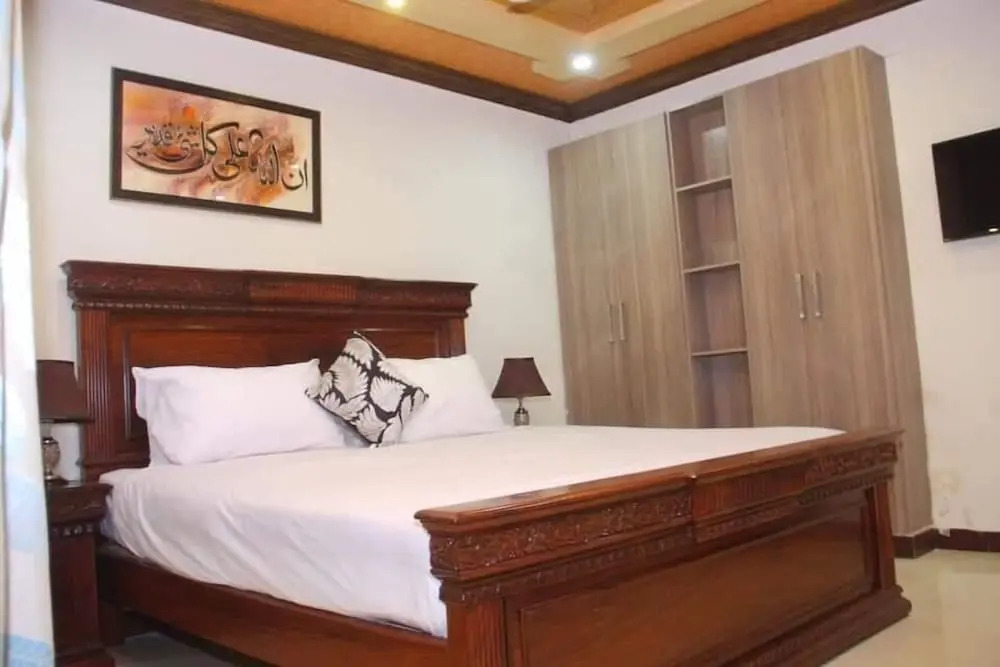 City Paradise Hotel
