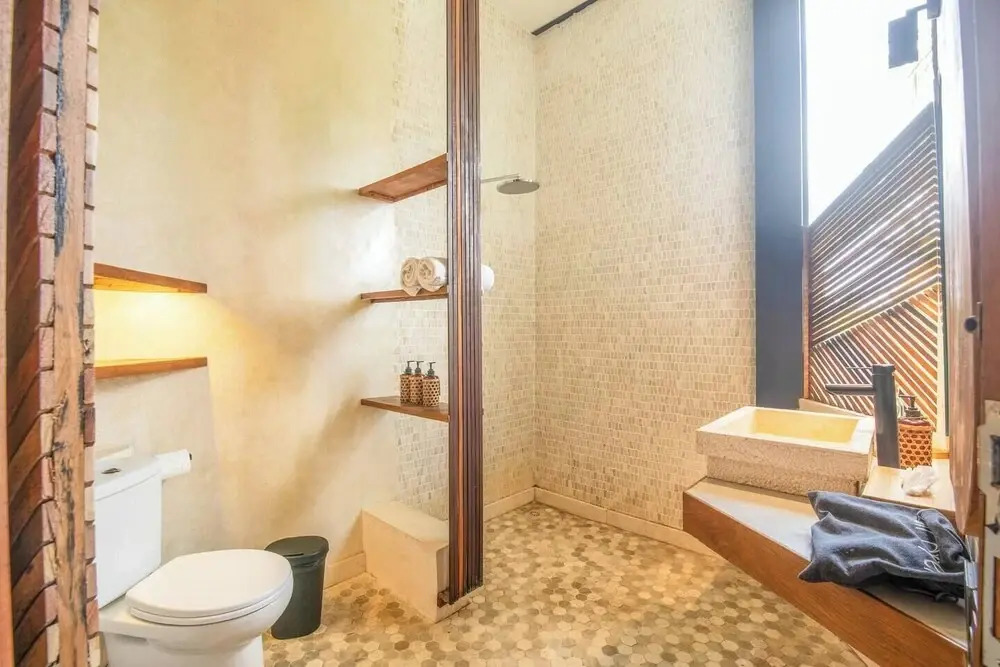 Elegant 1BR Loft With Art Deco Flair, Shared Pool