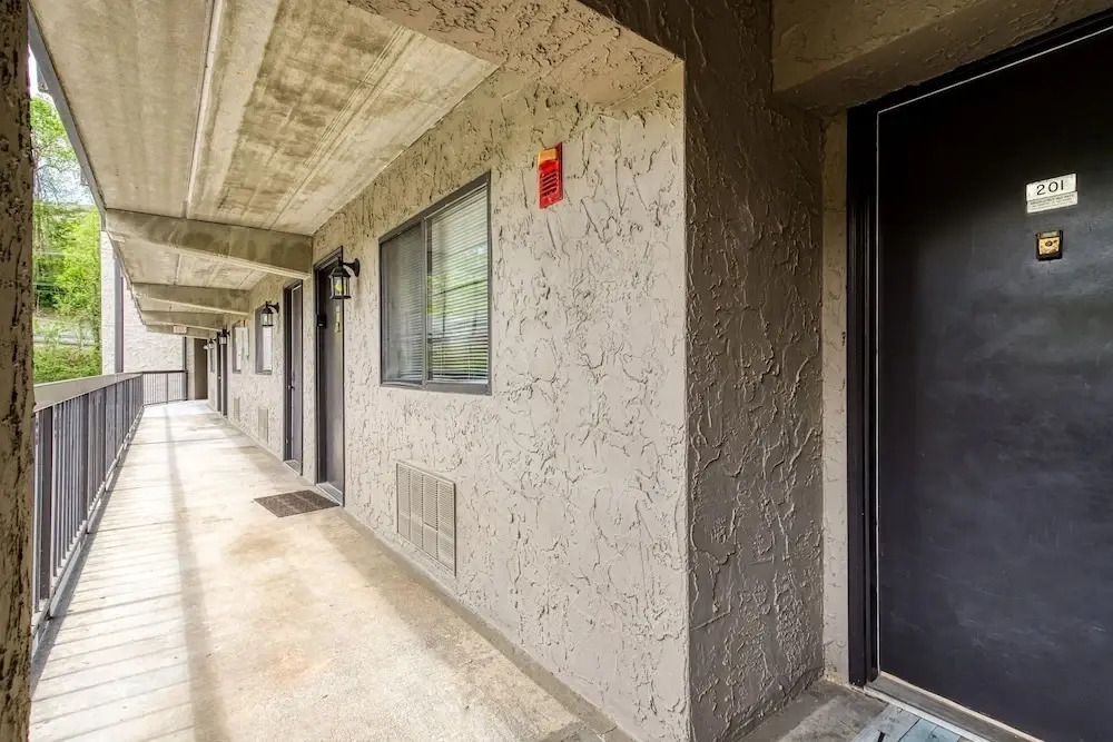 Modern Style 2 Bed Condo Pool in Gatlinburg